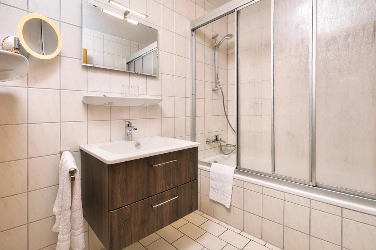 Hotel Zum Hirschen ラム エクステリア 写真
