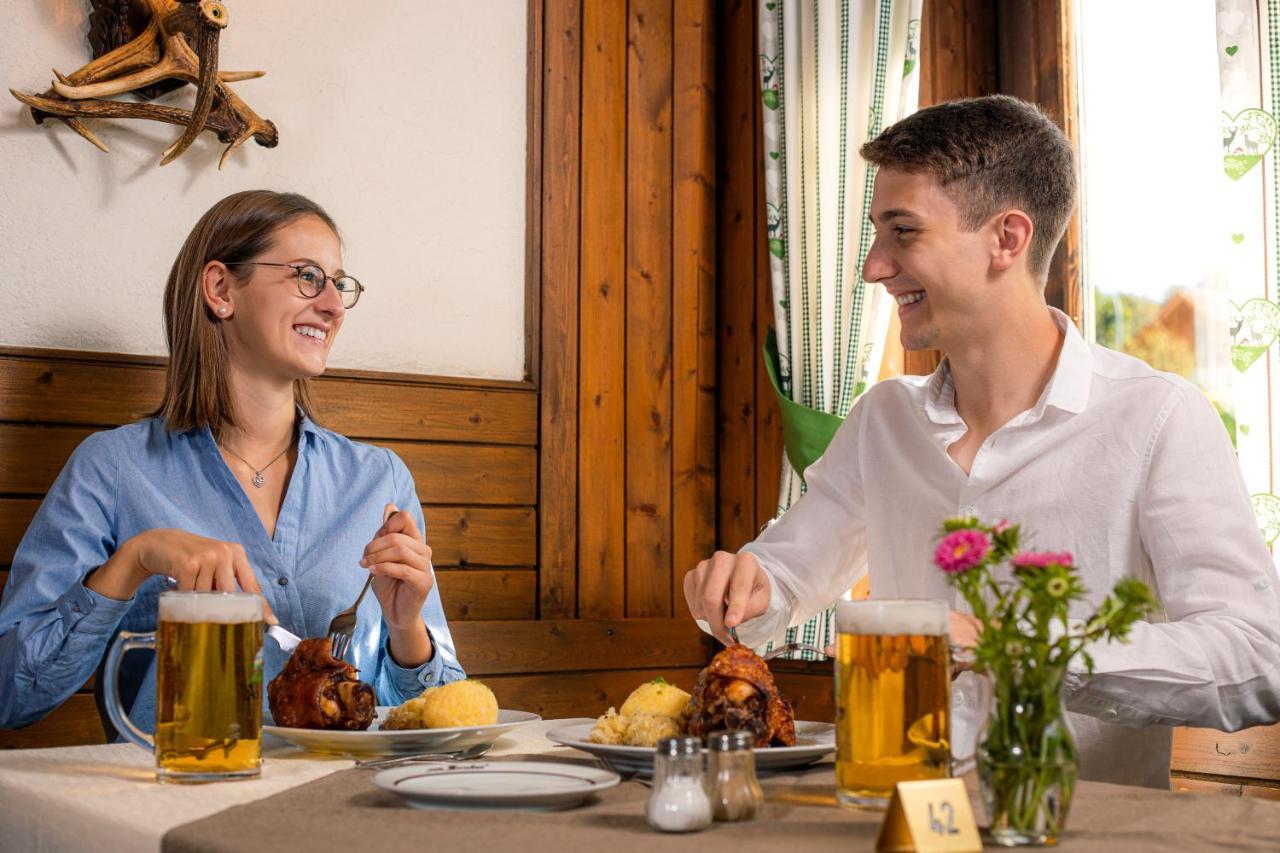 Hotel Zum Hirschen ラム エクステリア 写真