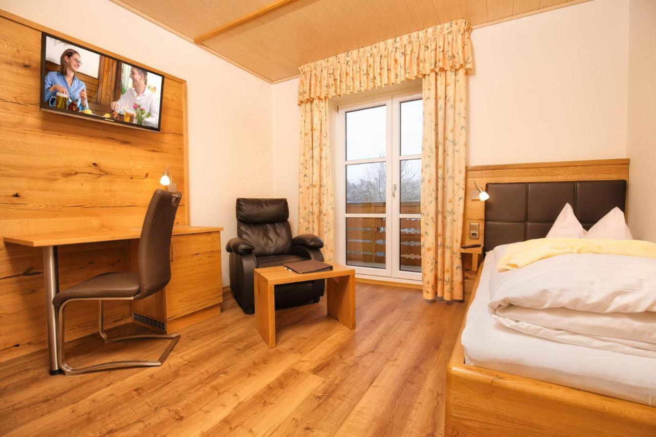 Hotel Zum Hirschen ラム エクステリア 写真