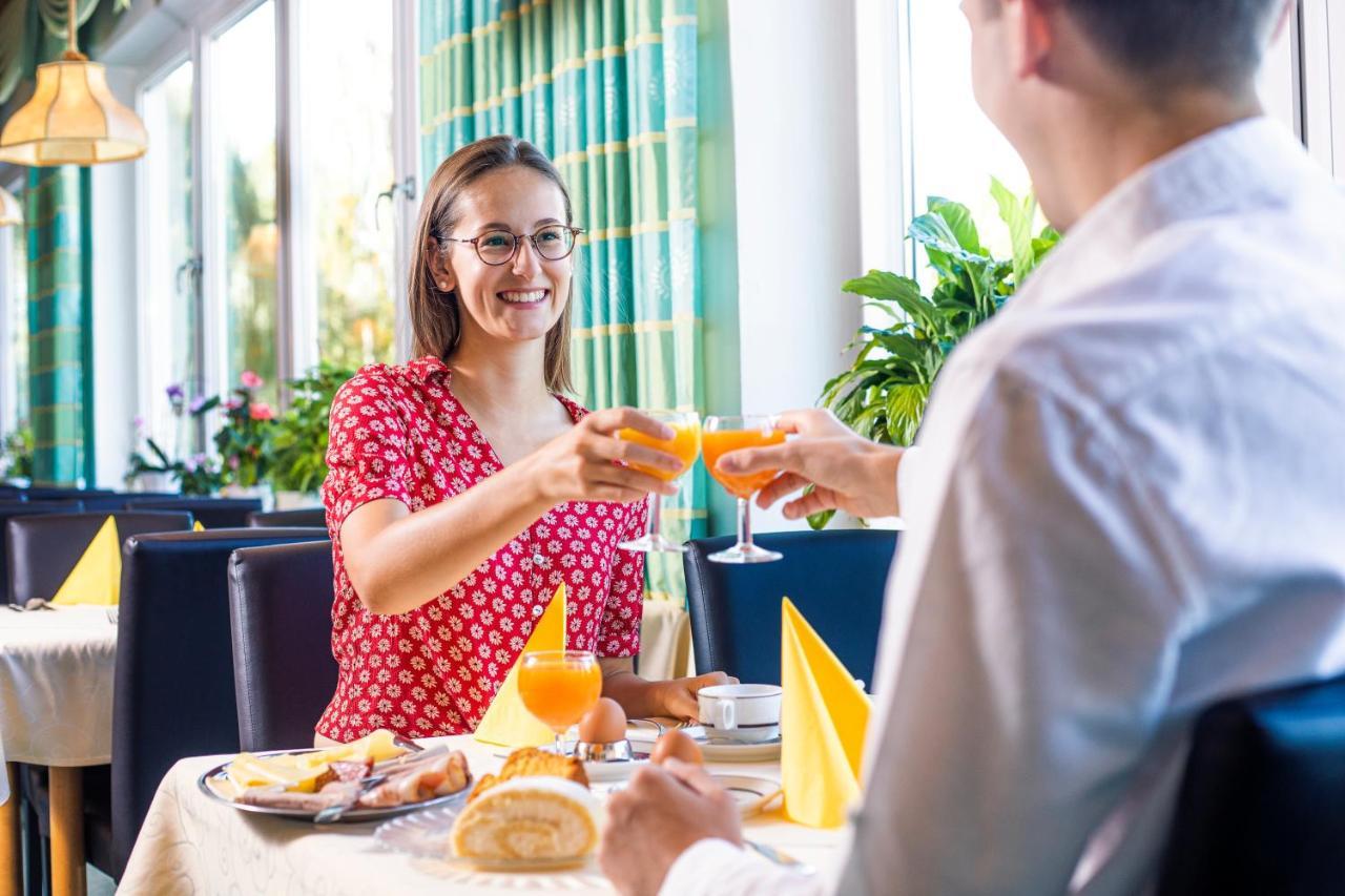 Hotel Zum Hirschen ラム エクステリア 写真